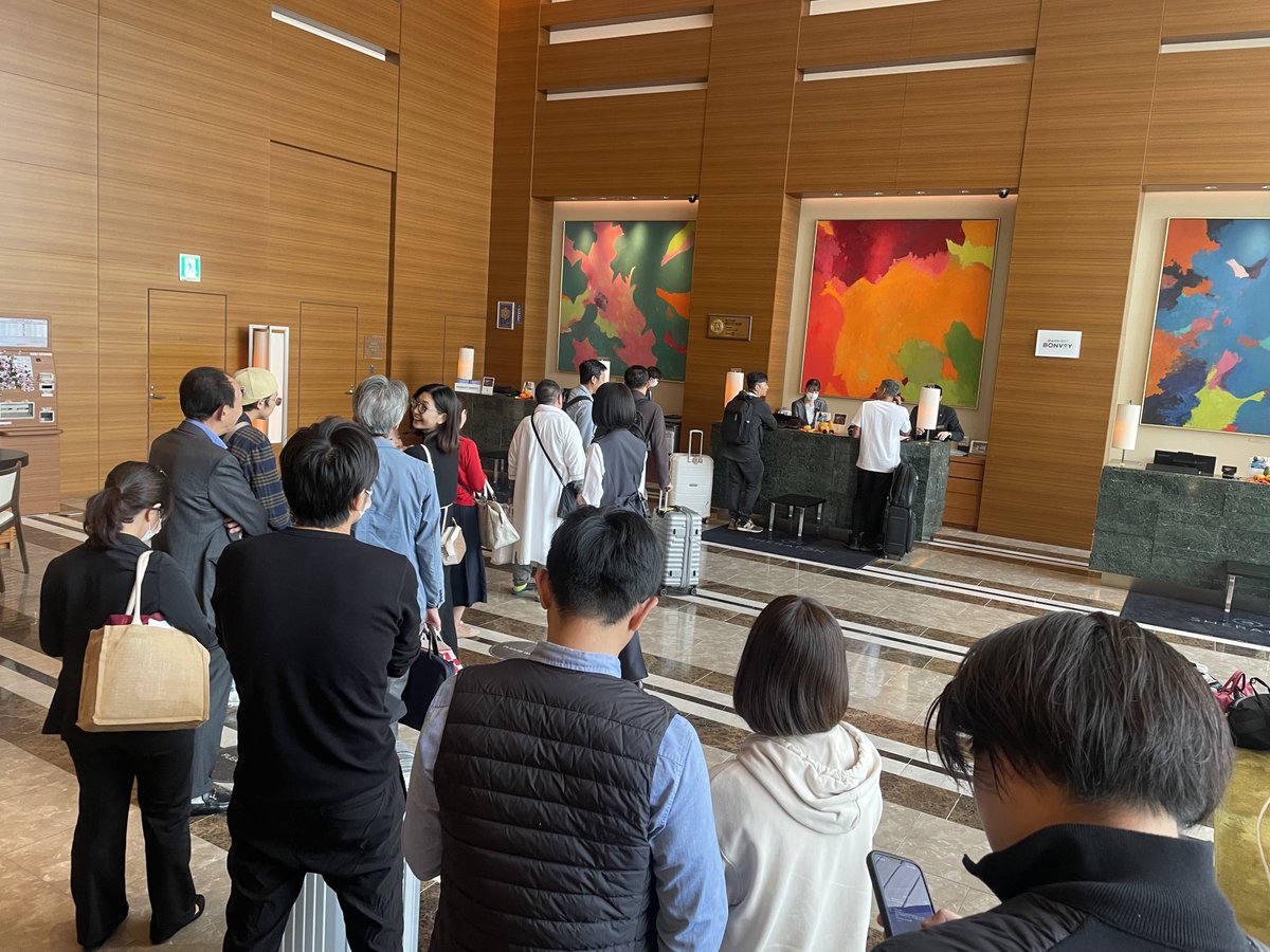 Waiting to check in Sheraton Hiroshima … … only 1 of 3 reception desks in use … unbelievable Sheraton