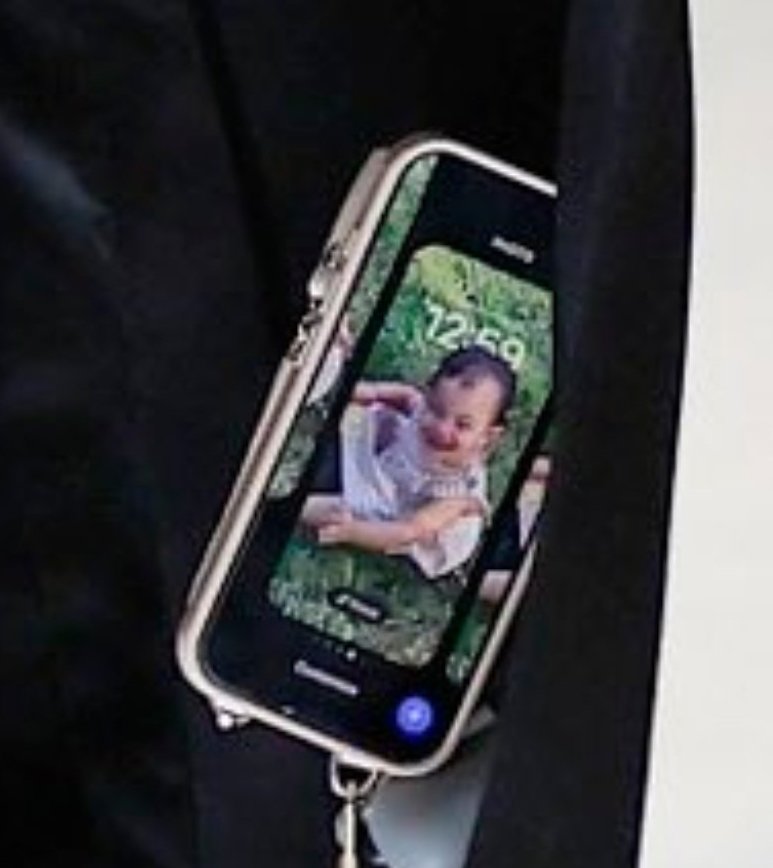 Piggy__Chops's tweet photo. Her lock screen! I need this picture ๐ญโค๏ธโ๐ฅ
#PriyankaChopra https://t.co/oDHntNhKE8
