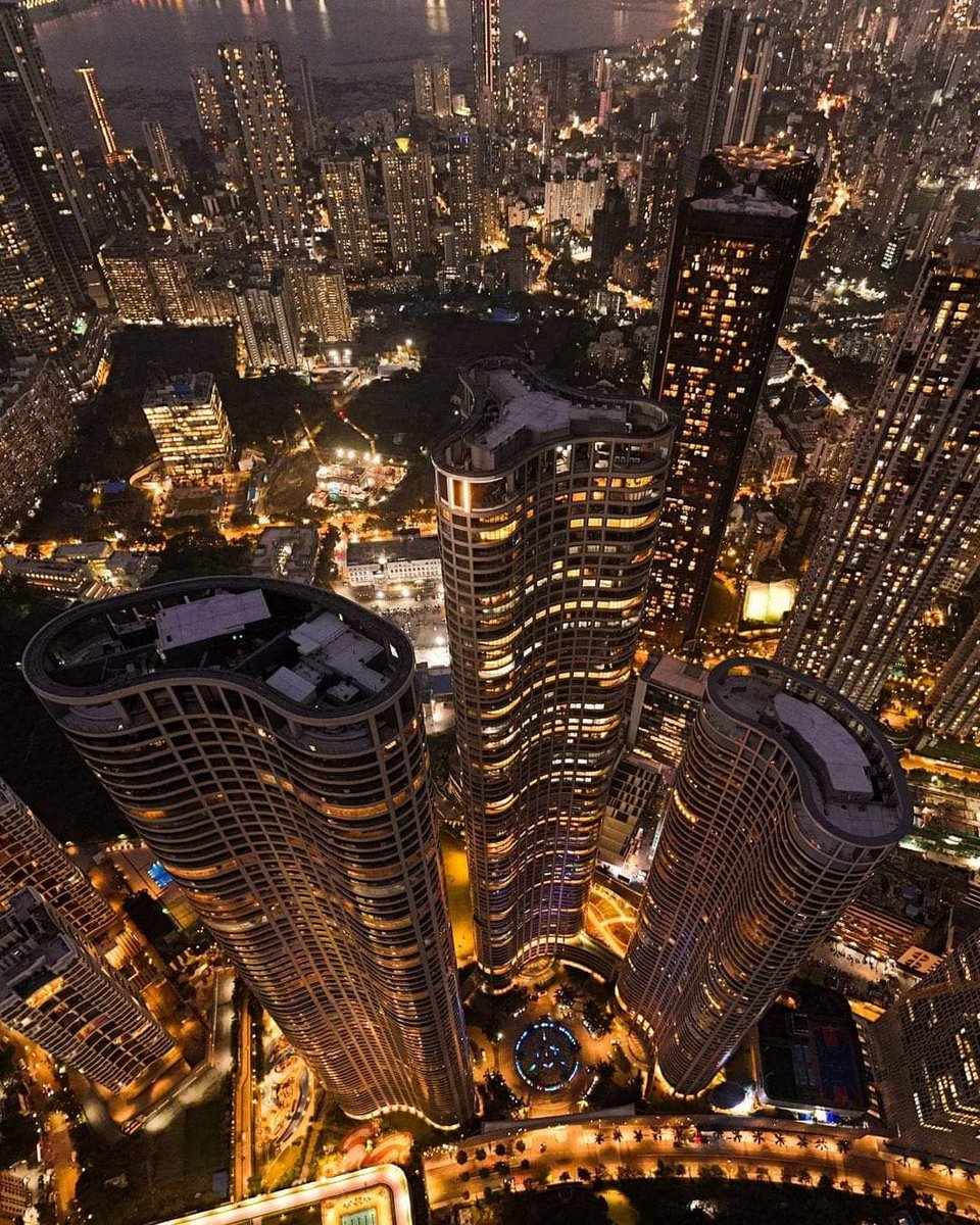 IndianTechGuide's tweet photo. Mumbai skyline at night is pure delight. (📸 - prajai_k) https://t.co/ylAxIKvGI7
