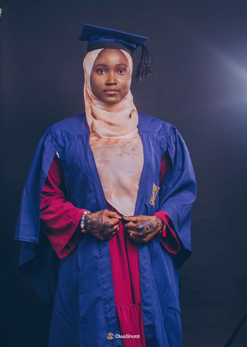 Yeesourlarh's tweet photo. Alhamdulillah Fam, that’s it! 👩‍🎓✅🎉
Class ‘21 ✅ https://t.co/dcZ4gY56ls