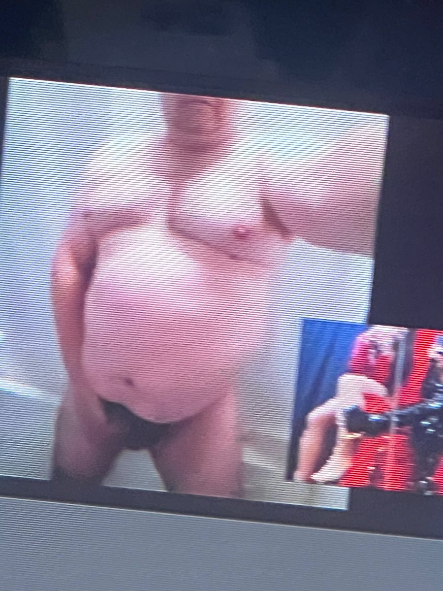 VioletWayne8's tweet photo. #sph #uk #jasonboyer https://t.co/T2wbJPyn43