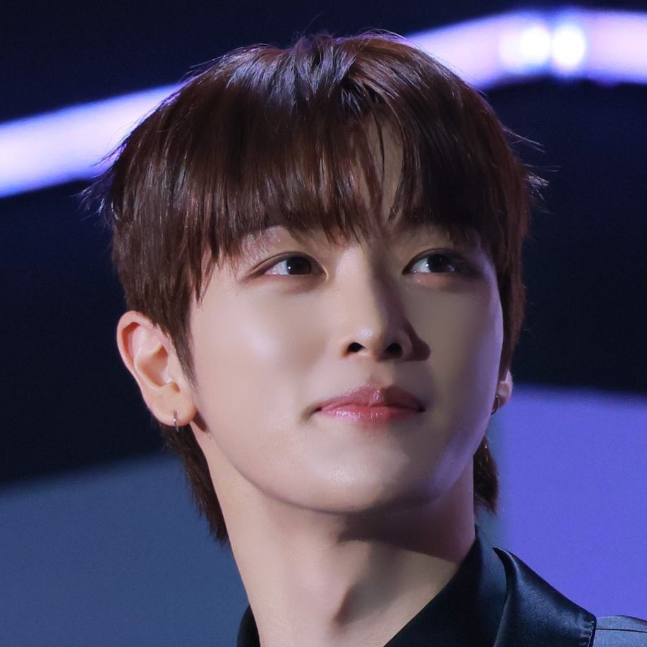 riize_net's tweet photo. sungchan's pretty eyes 🥹 https://t.co/aEUMMSA5o7