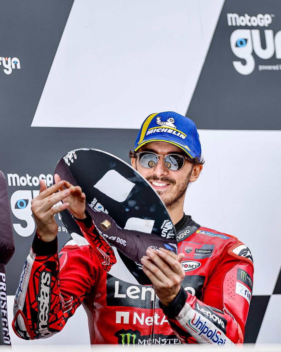 PeccoBagnaia's tweet photo. #AustralianGP 

We scored a crazy header goal 🤙🏻🍿 #Go1Free https://t.co/x7d0FRK4Qi