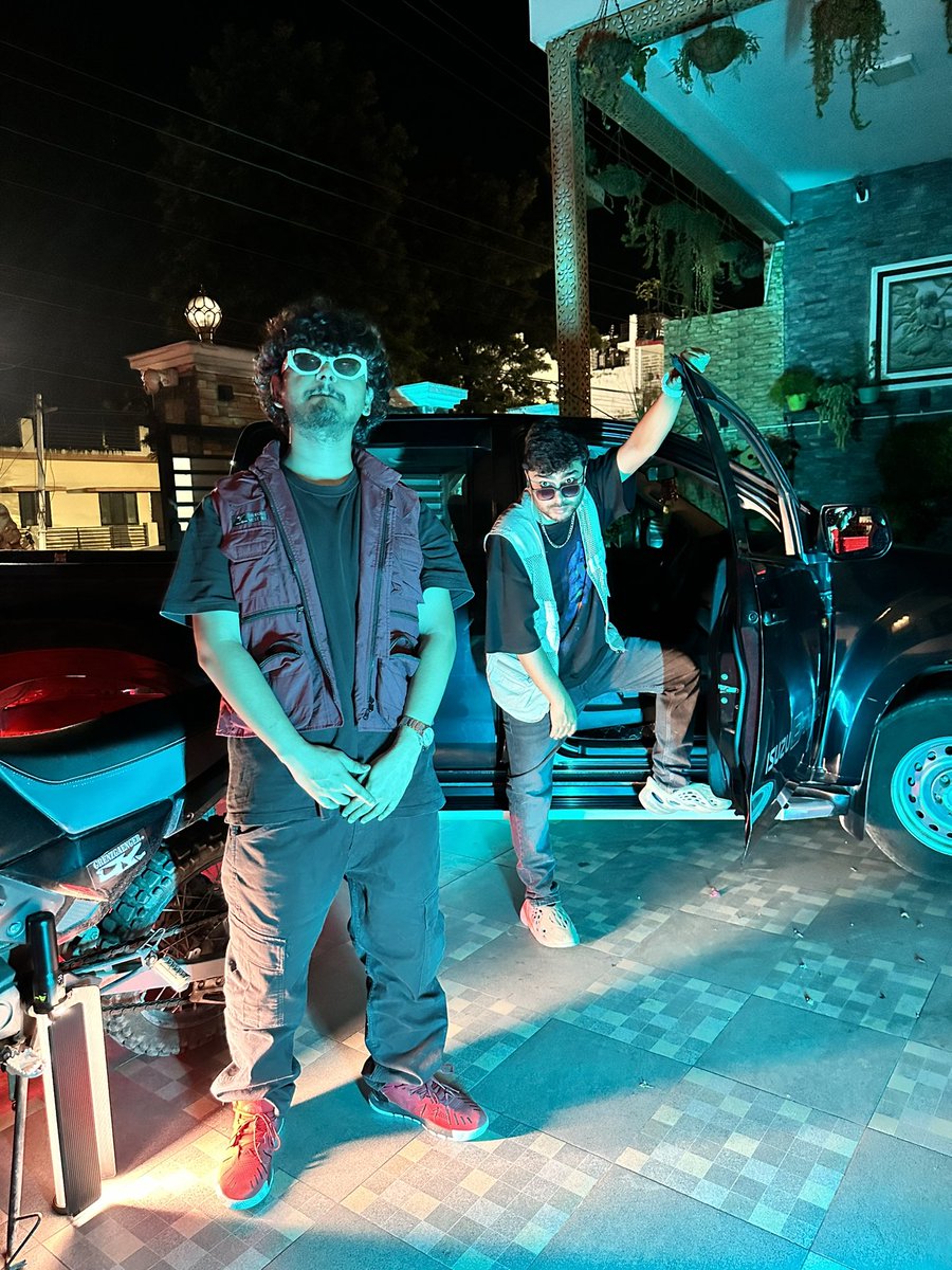SabFullPower's tweet photo. Naya Full Power ka gaana aa raha hai!! Mazedaar video bani hai maza aaega https://t.co/ccxsvew0Yd