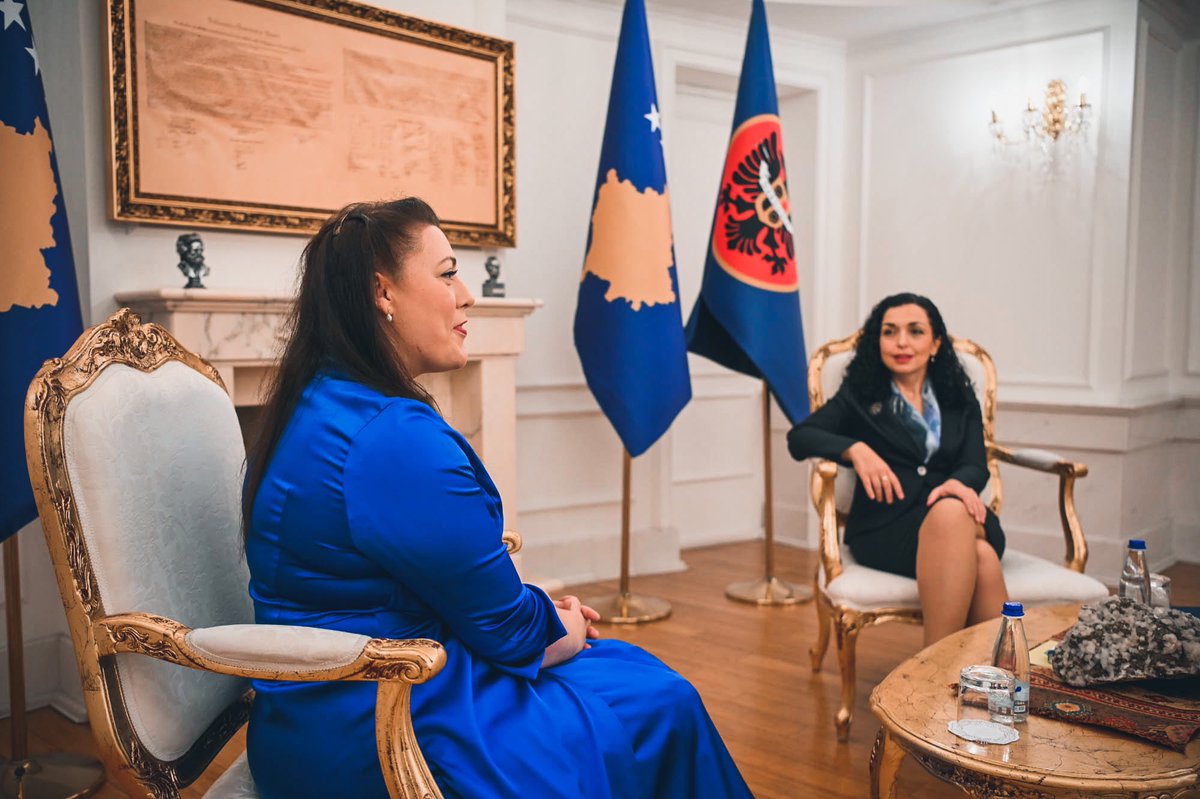 VjosaOsmaniPRKS's tweet photo. Welcome to Kosovo, @aliciakearns!

Thank you for being a staunch ally &amp; supporter of the people of 🇽🇰.

Your ongoing efforts in standing up against those who continue to undermine the hard-fought peace in our region is highly valued.

We stand stronger with allies like you! 🇽🇰🇬🇧 https://t.co/zs7yzvKh6H