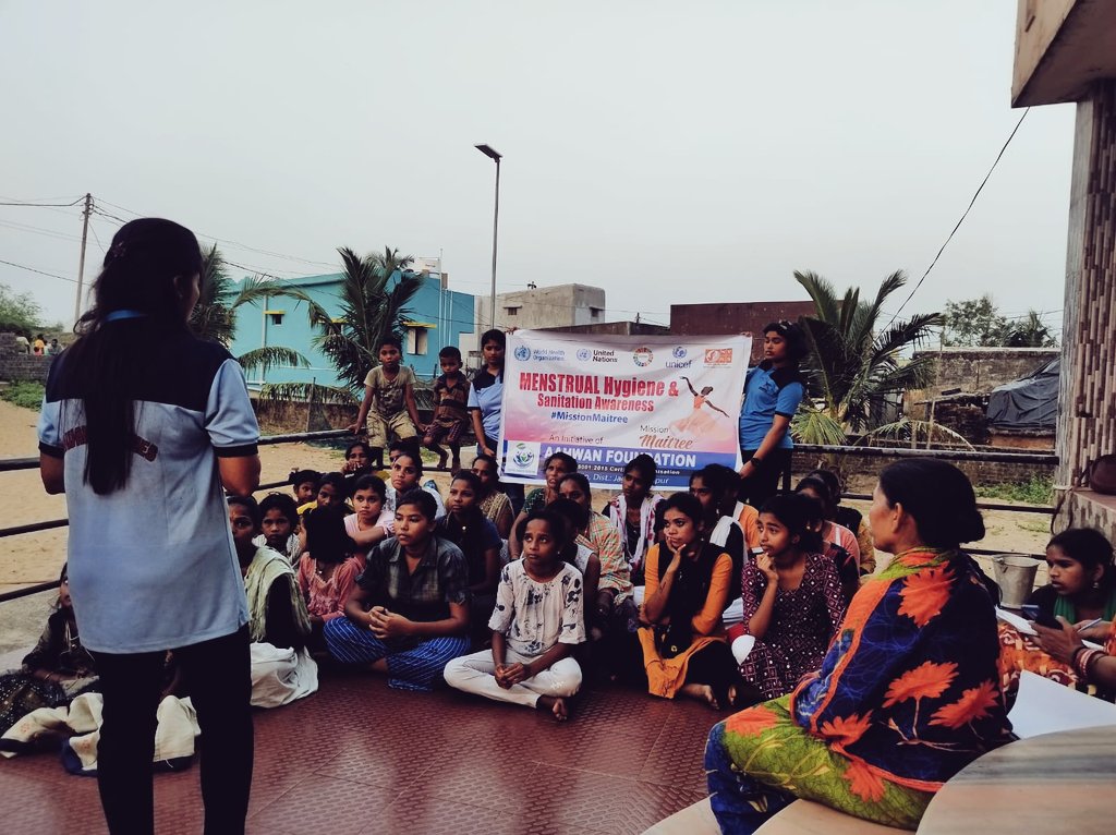 Aahwanofficial's tweet photo. Kudos to @Aahwanofficial Lady Wing for their incredible efforts in organizing a menstrual hygiene awareness event under Mission #Maitree at Sandakud Slum. Empowering women and breaking taboos one step at a time. #MenstrualHygiene #WomenEmpowerment
@DharitriLive1 @CollectorJspur https://t.co/EGCw3Q7eU9