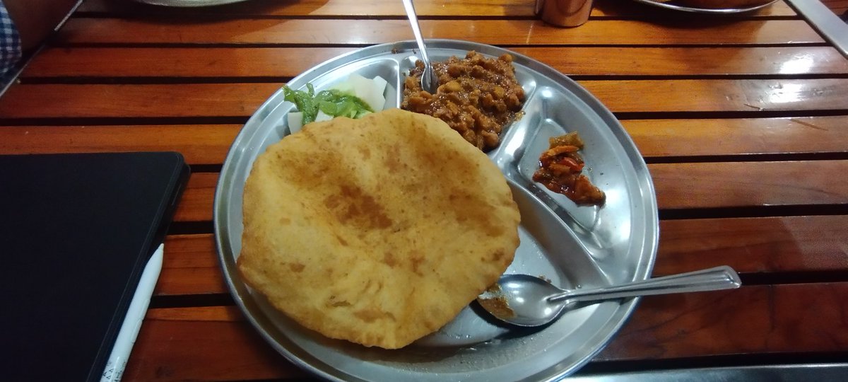 Cholle Bhature at <a href="/BJP4India/">BJP</a> headquarters New Delhi. Benefit of being Upadhyay. #BJP