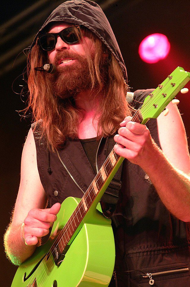 Happy Birthday to Julian Cope. Born this day in 1957 in Deri, Glamorgan, Wales. Best known as songwriter and lead singer of Liverpudlian band The Teardrop Explodes #JulianCope 🎂🎉 #TeardropExplodes