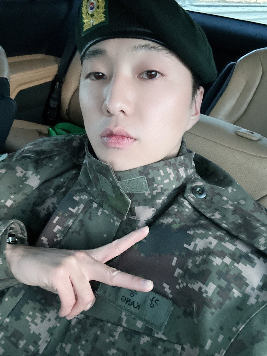 TeamWINNERtrad's tweet photo. [WEVERSE] Atualização do Seungyoon no weverse

“Está ficando muito frio!! Se agasalhe. 😉💙 (Selfie saindo do trabalho)”

🔗 https://t.co/UdzdOvGDsM

#YOON #강승윤 #KangSeungyoon @official_yoon_ https://t.co/zwbqhMYgJc