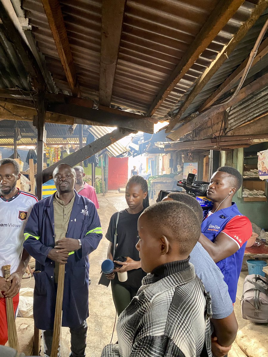 RotaractKibuli's tweet photo. Happening now #KamProject #KibuliGovernment @RotaractD9213 @Rotaract_TV @RotaryMedia256
#KibuliGovernment #prteamrctklakibuli #rctklakibuli https://t.co/bD1K7v2eWE