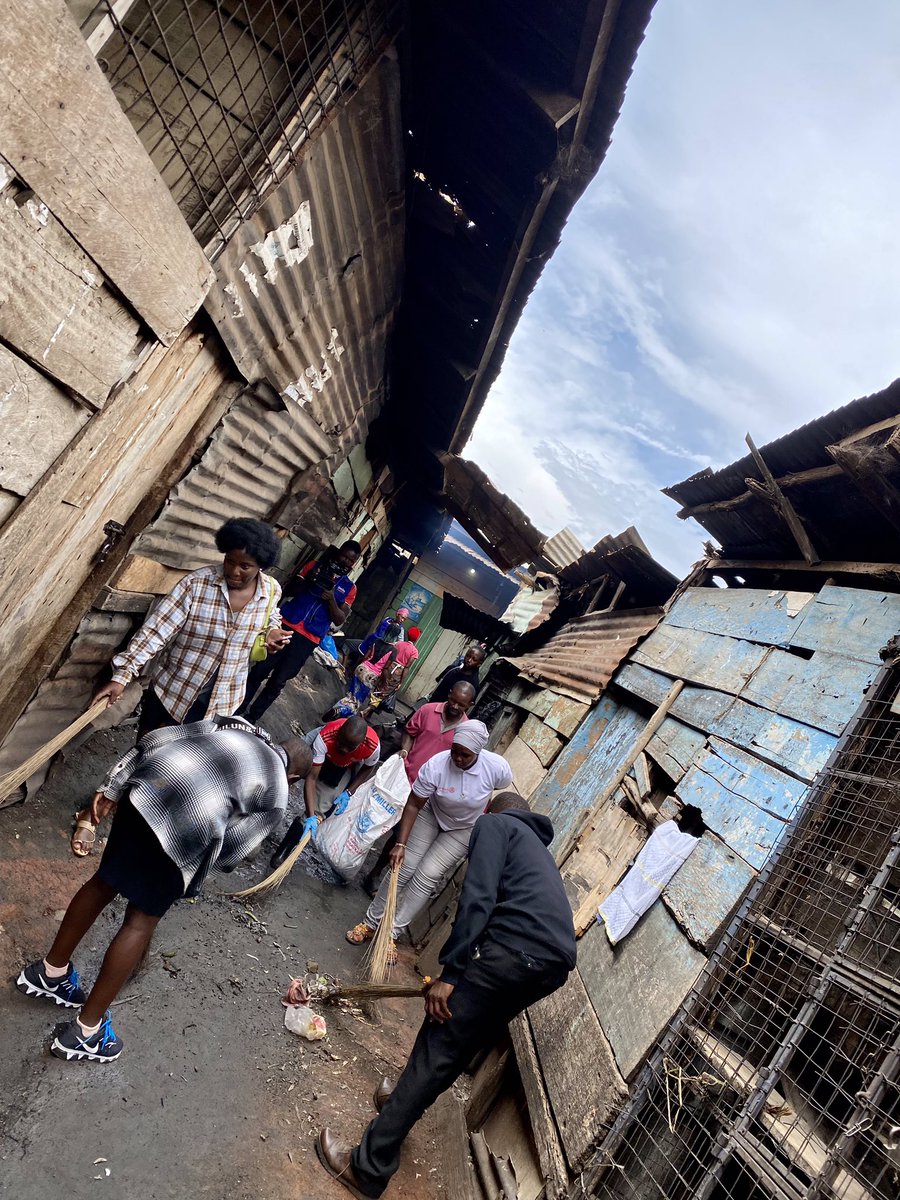 RotaractKibuli's tweet photo. Happening now #KamProject #KibuliGovernment @RotaractD9213 @Rotaract_TV @RotaryMedia256
#KibuliGovernment #prteamrctklakibuli #rctklakibuli https://t.co/bD1K7v2eWE