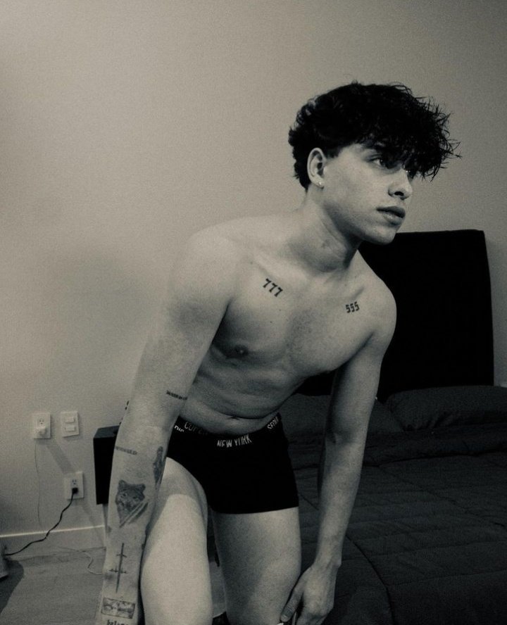 RH_Aaron1929's tweet photo. Stivex q delicia 😈🥵 https://t.co/yXSHQYqXXU