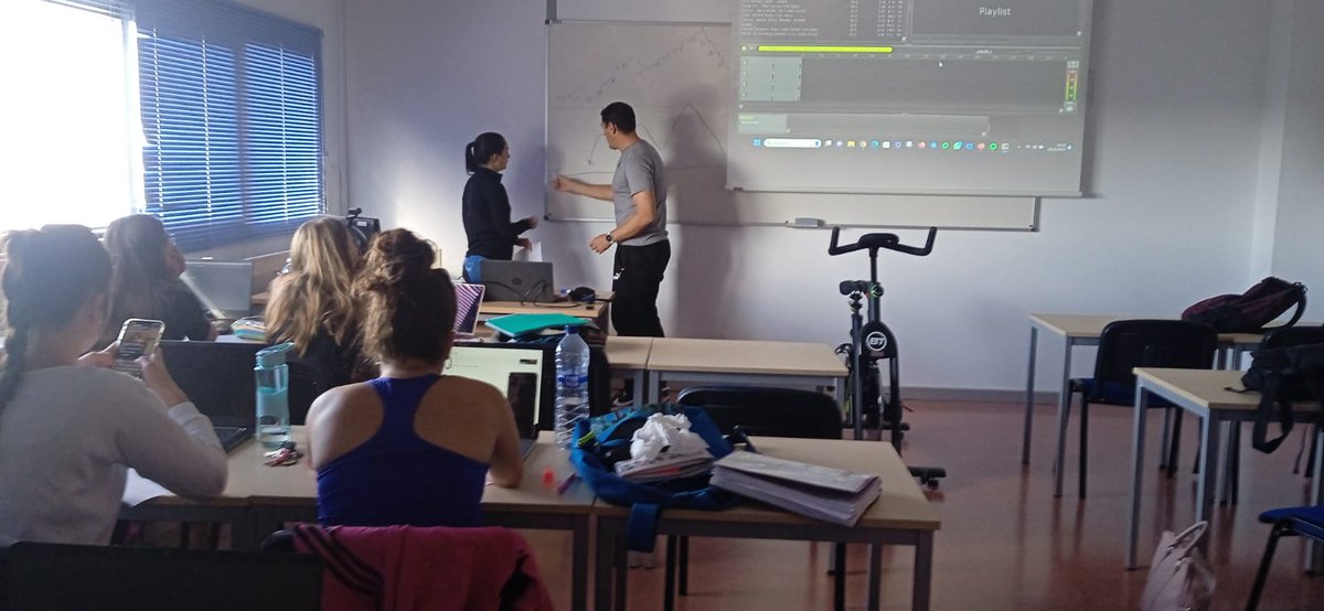 umucafd's tweet photo. Primera sesión intensiva del curso #cicloindoor impartido 🚴 por el prof. @poropesam.  La prof. @GinesAngelica calentando para el próximo viernes 😃🚴💪
#sentimientoumu #centrosdeportivosydeocio
@UMUdivulga @UMU https://t.co/OsqvqHGBhC