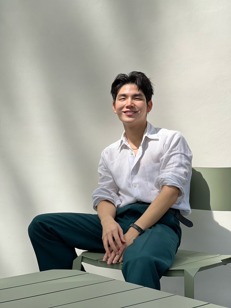 Supjohnn's tweet image. soak up the sun ☀️