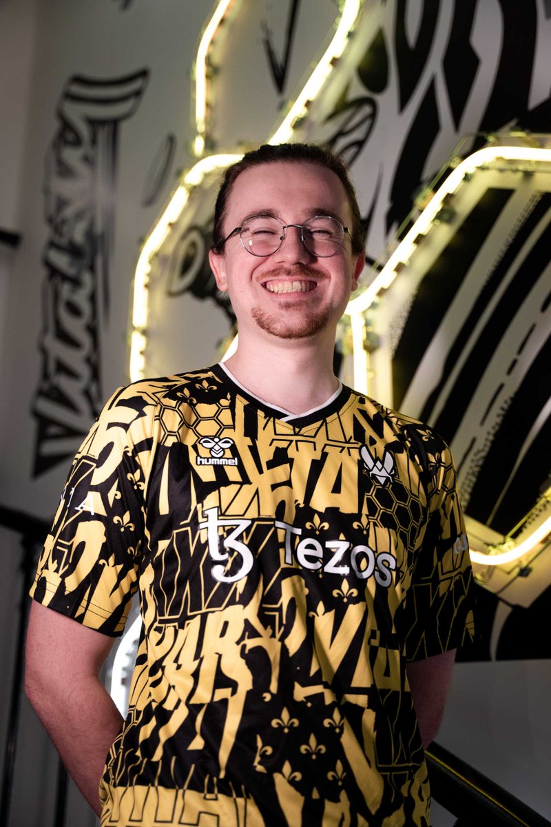 TeamVitality's tweet photo. Today is the birthday of our streamer, caster, model &amp; ambassador @GoB_GG 🥰

Bon anniversaire GoB, profite de tes 29 +1 ans ❤️🎉 https://t.co/2BXVZhgyyq