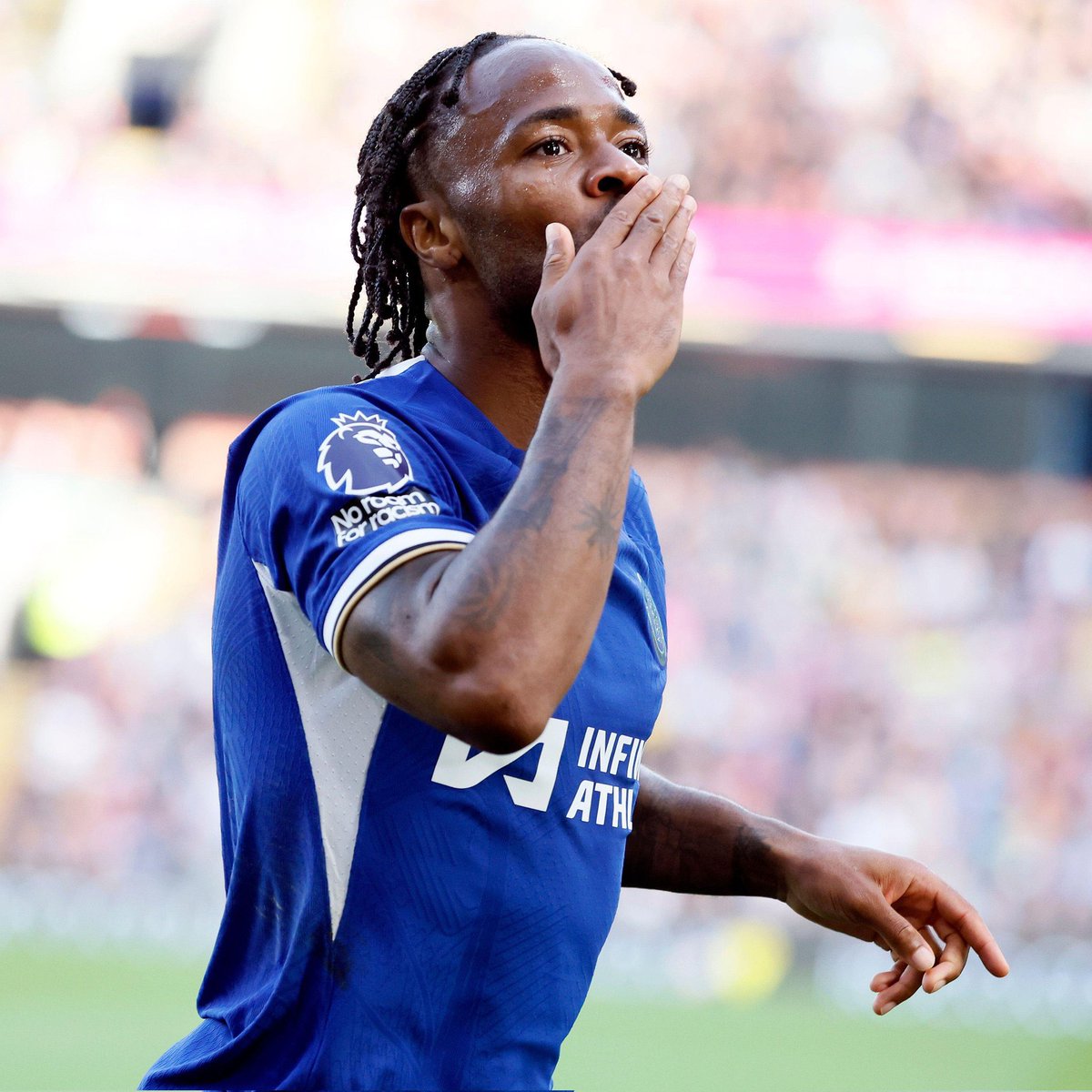 secretshirtco's tweet image. If Raheem Sterling or Bukayo Saka score FIRST today we’ll giveaway a SecretShirt.co box 📦

To enter 👇

🔄 Retweet this tweet
🤝 Follow us

Good luck!