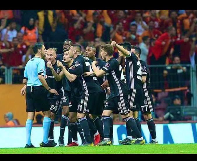AlenMarkaryan's tweet photo. Sevgili Burak Yılmaz
Bu fotoğraflara iyi bak ve topçularına iyice anlat...
Ve ona göre çıkın bu akşam maça..... https://t.co/ivkuZeja00