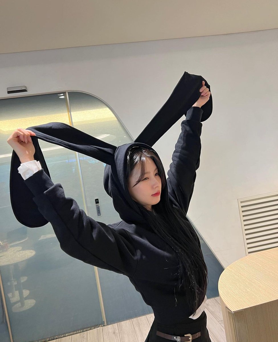 [231021] 📸 update

"gogo🐰🎀🩷"

#MIYEON #GIDLE #미연 #여자아이들 <a href="/G_I_DLE/">조명철</a>