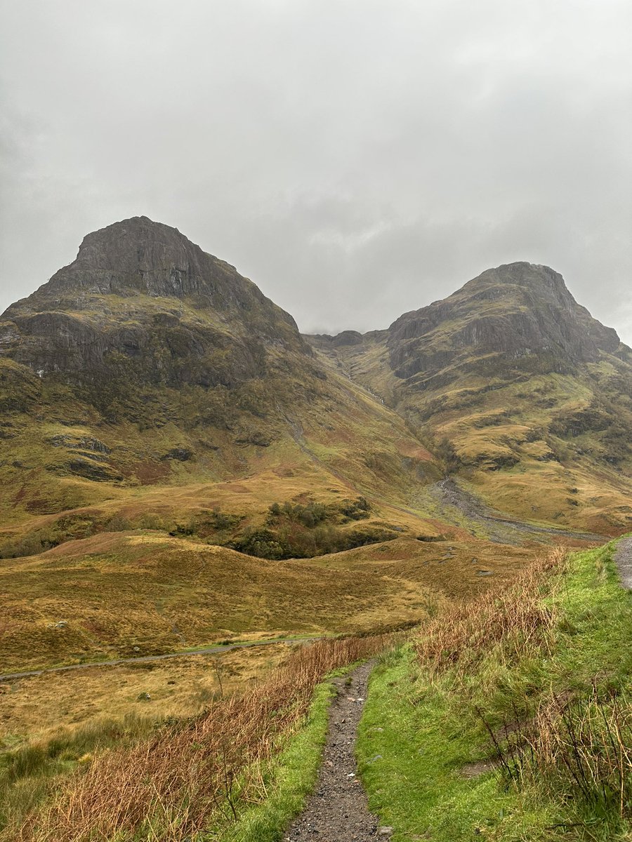 carolkirkwood's tweet photo. Chilly in Glencoe this morning, but still stunning @WeAreTripsmiths Snow on the tops of some of the hills xxx https://t.co/FtUW2q9e7p