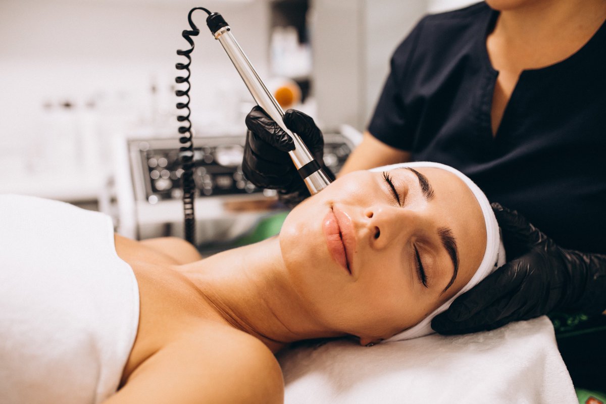 Microdermabrasion facial - £35
amethystbeautylounge.co.uk