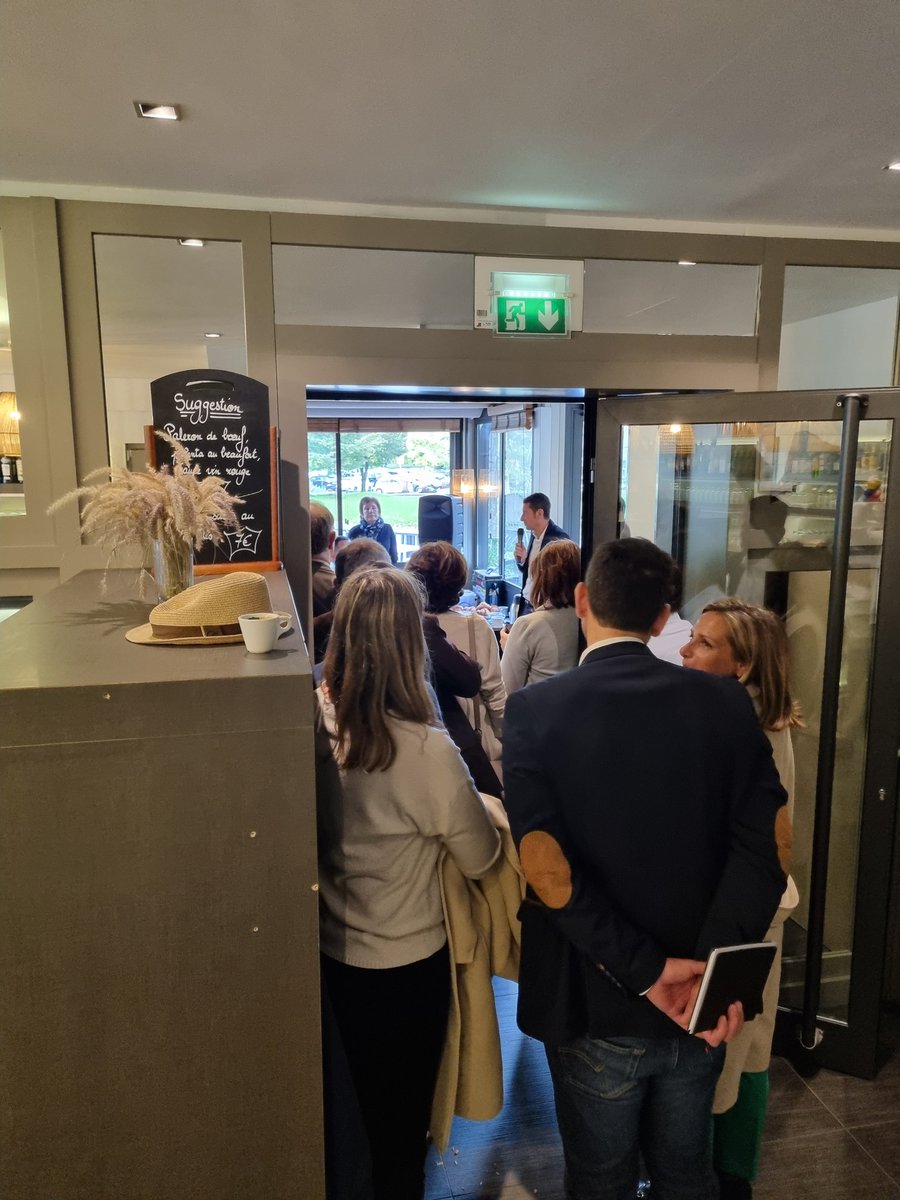 Salle comble pour venir écouter <a href="/davidlisnard/">David Lisnard</a> à Annecy !

A tel point qu'il n'y a pas assez de place pour tout le monde.

Une <a href="/Nouv_Energie/">Nouvelle Énergie</a> est en marche partout en France.