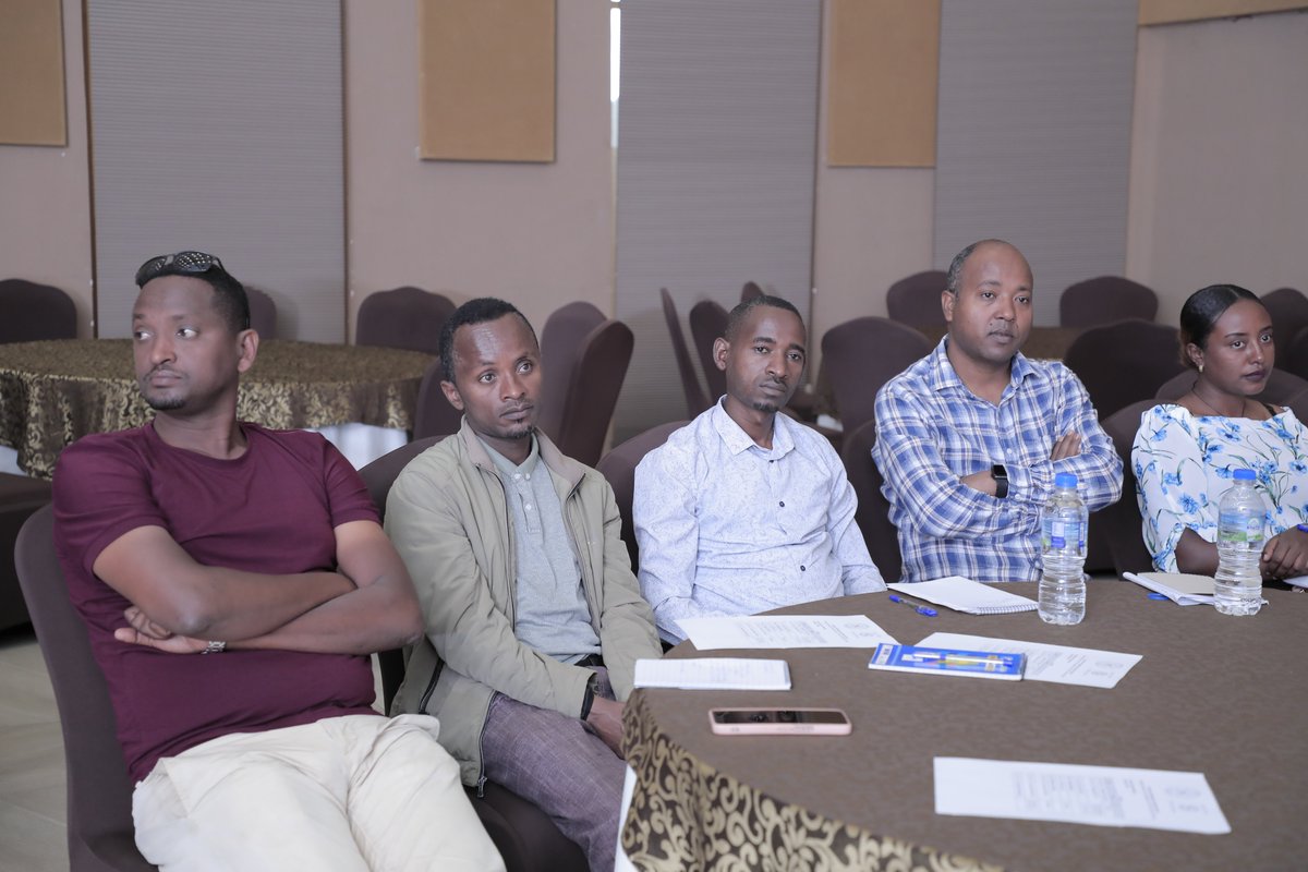 CecoeEth's tweet image. Opening speech by Abera Haile Mariam, Executive Director of CECOE. Dr yonas Ashine held Keynote Speech for the dialogue. Ayalew Zegeye, Board Chairman of Dialogue Ethiopia, moderating the dialogue sessions and provides closing remarks. #IntellectualDiscussion