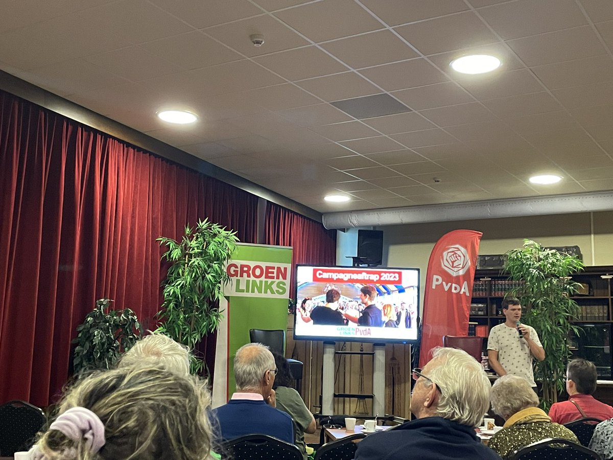 Vandaag in de <a href="/deogtent/">de ogtent</a> de gezamenlijke campagne aftrap voor de komende Tweede Kamer verkiezingen. Uw razende reporter heeft zelfs local celebrity <a href="/RooieSpieker/">Teun Doornenbal</a> al gespot in de goedgevulde zaal.