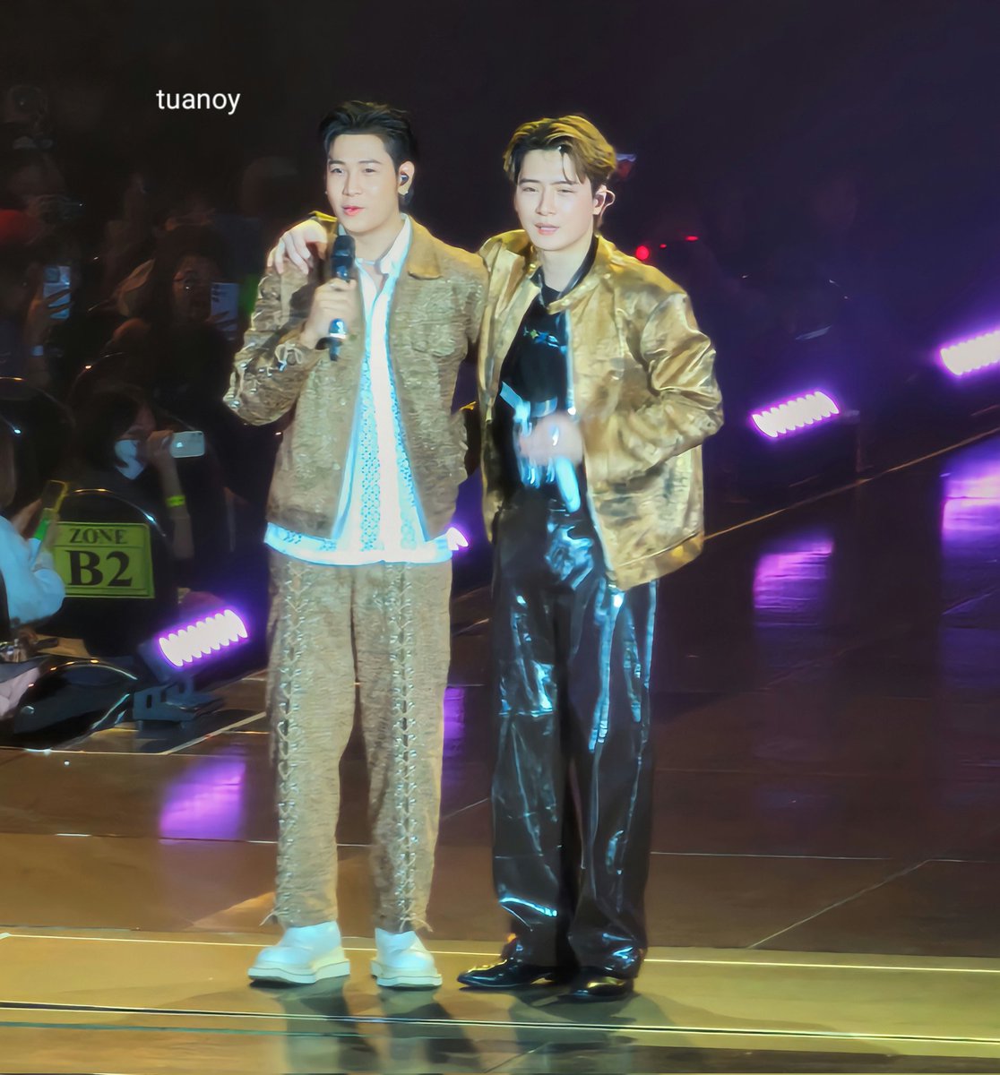 juliussn_'s tweet photo. ถ้านี่คือความฝัน ก้อเป็นฝันที่ไม่อยากจะตื่น คำๆนี้อยากจะบอกอีกครั้งคิดถึงงงงงง

#คริสสิงโต
#ทีมพีรญา 
#TheKristElementsConcertD1 https://t.co/CsGC5Bg29d