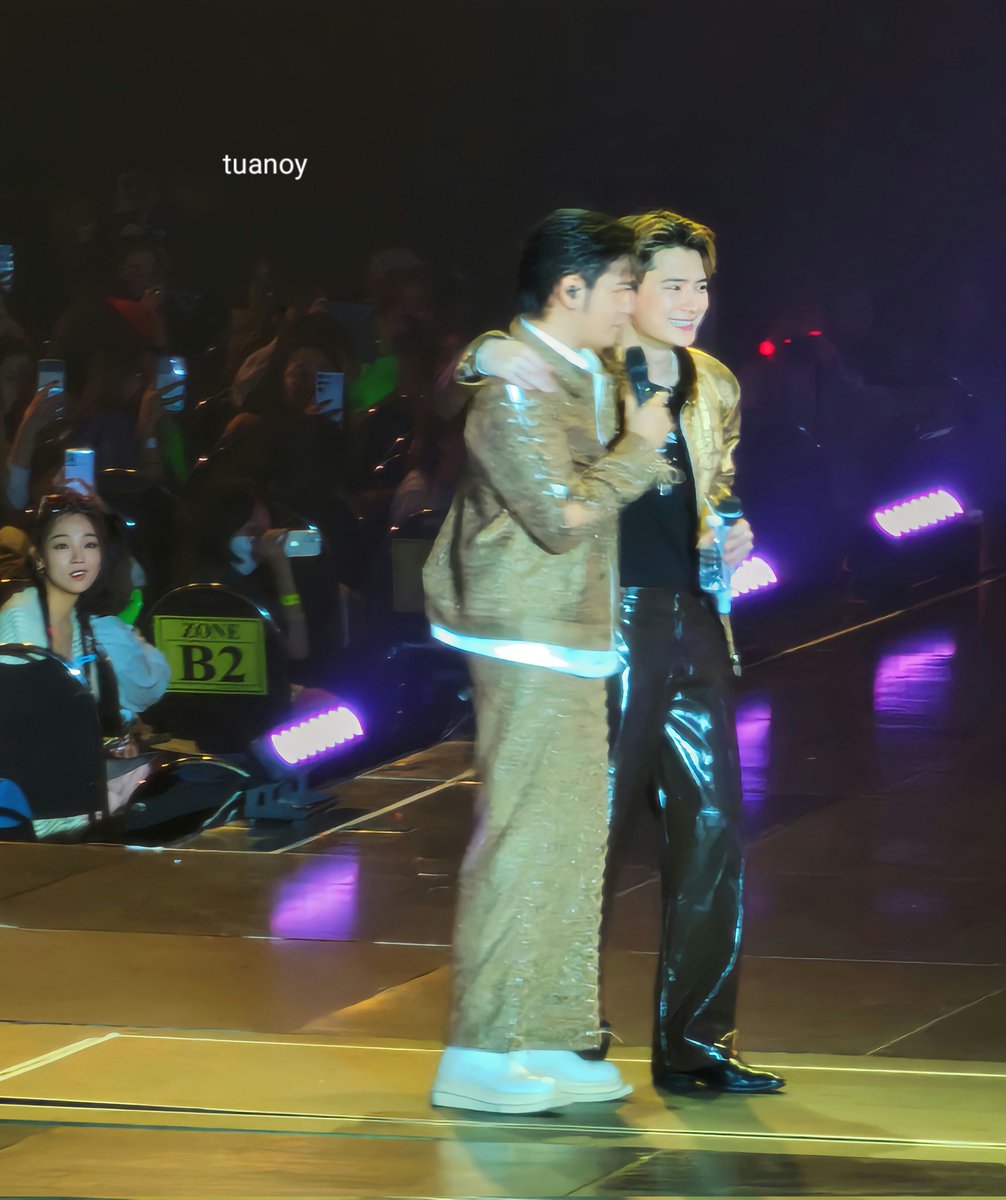 juliussn_'s tweet photo. ถ้านี่คือความฝัน ก้อเป็นฝันที่ไม่อยากจะตื่น คำๆนี้อยากจะบอกอีกครั้งคิดถึงงงงงง

#คริสสิงโต
#ทีมพีรญา 
#TheKristElementsConcertD1 https://t.co/CsGC5Bg29d