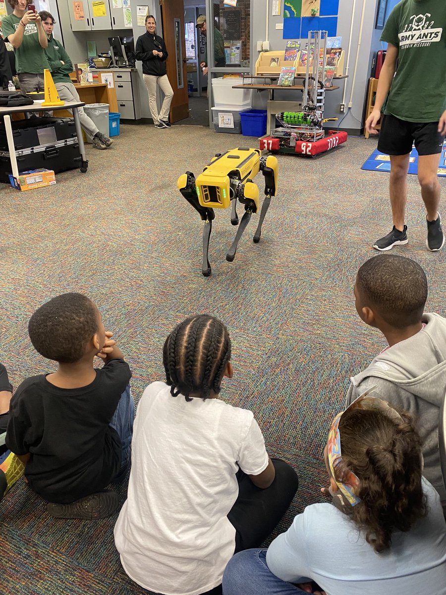 We had so much fun at STEM showcase yesterday learning about lots of careers in STEM. #BentonBold #CPSbest