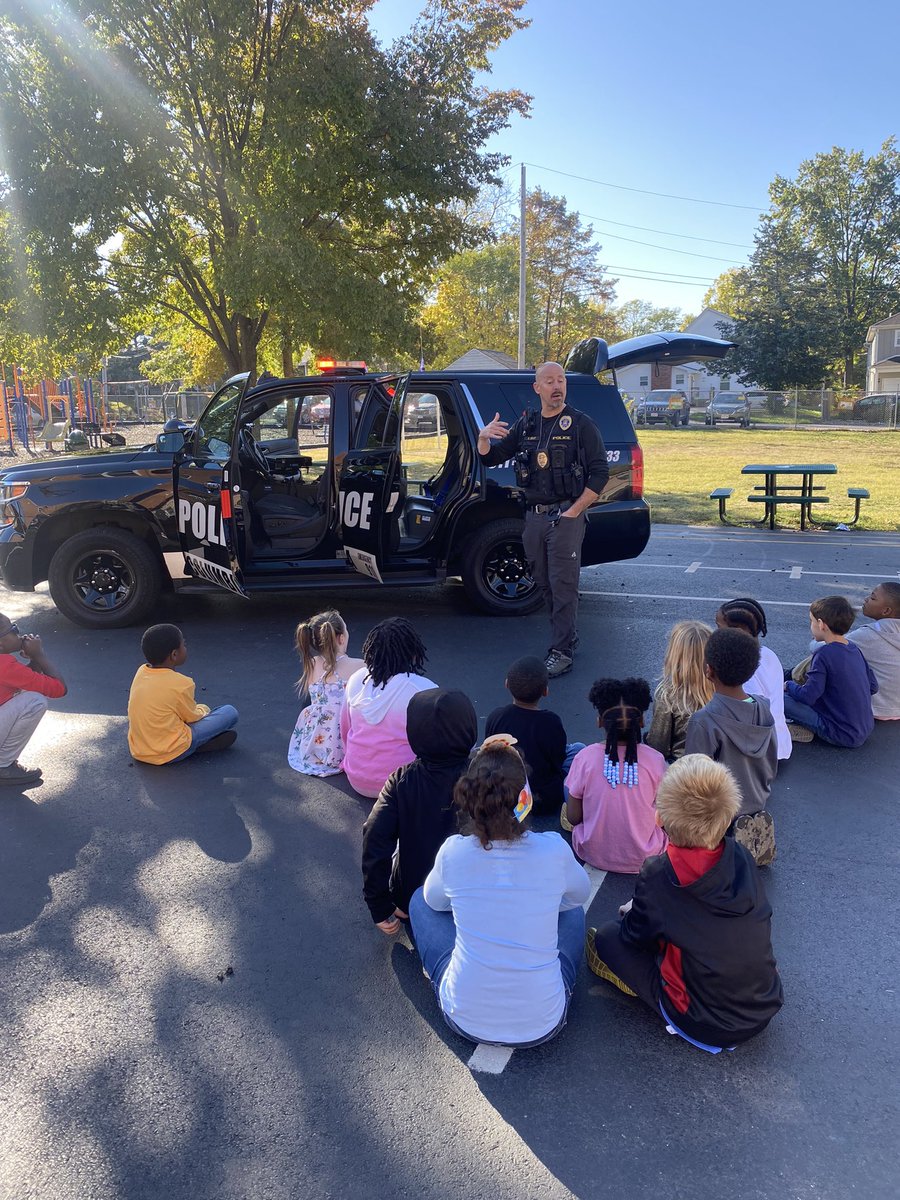 Mrs. Floyd's Class tweet media