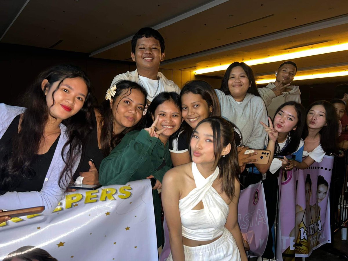 TeamKarinaOFC_'s tweet photo. Karina with her solid fans❤️
@MissKareee 

#KarinaBautista #HexBoyfriend https://t.co/glOPnG1x7G