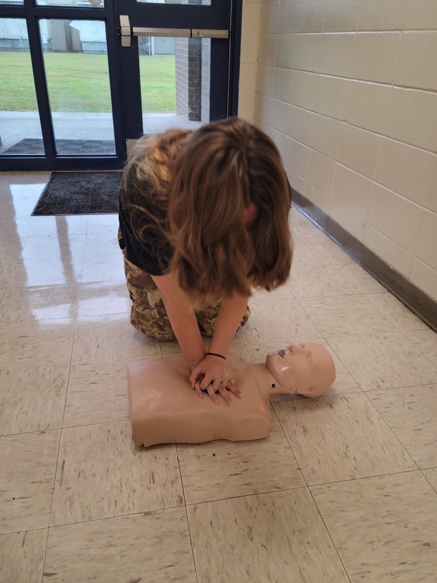 Pels Saving Lives‼️ CPR training in Coach Minor's class...😊💙