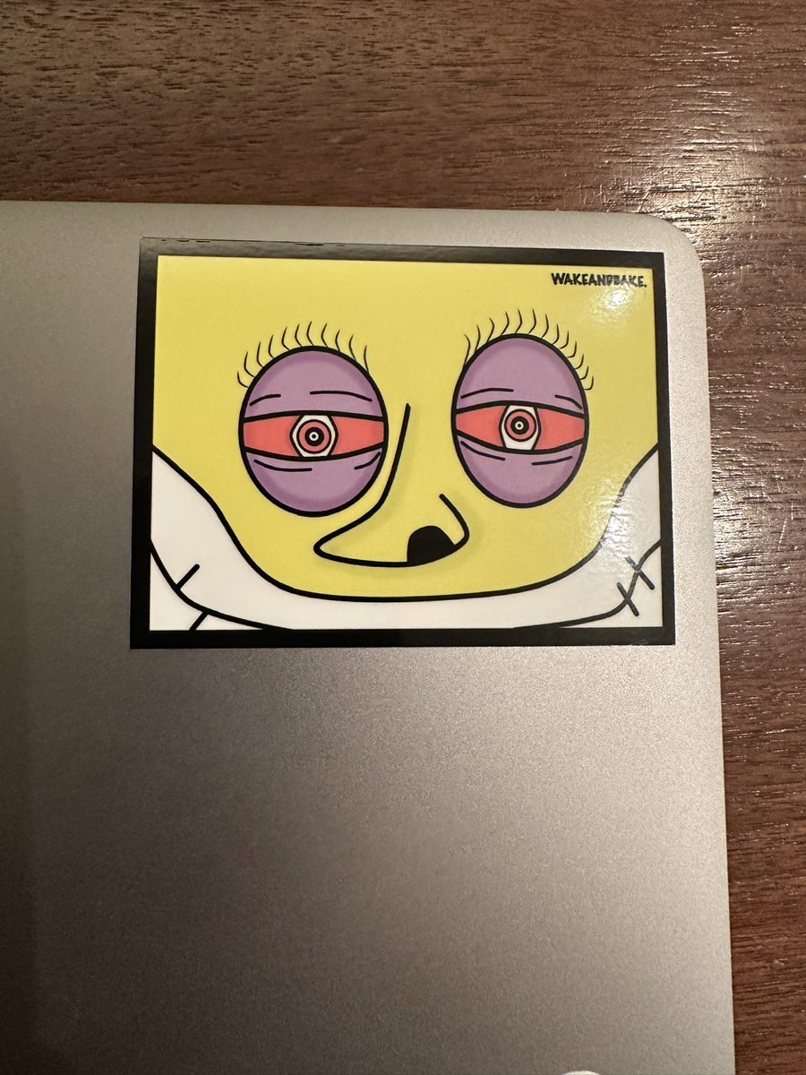 sou_k1208's tweet photo. MacBookに貼った
　　　　　　　　　　　　　　 無理、可愛い

@wakeandbake__ https://t.co/zfGcwdpJvr