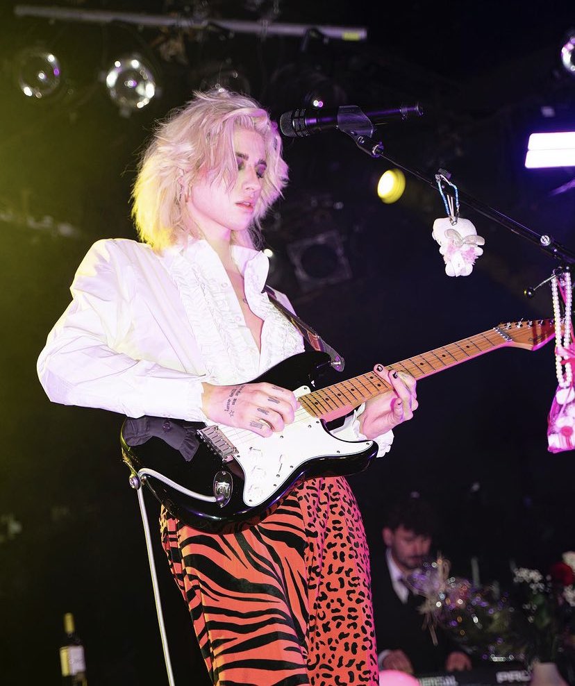 Simon ⛥ tweet media