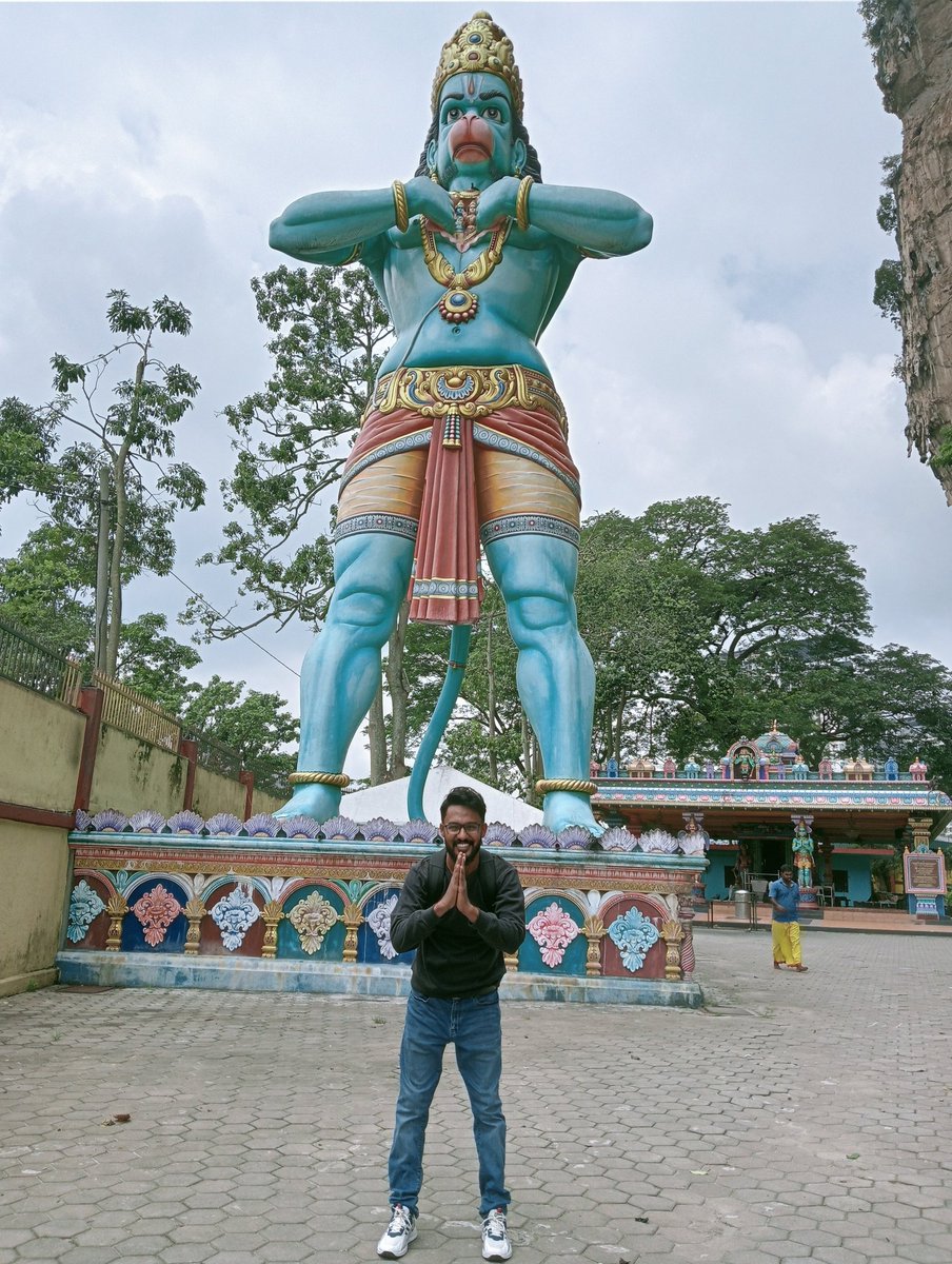 Traveling, experiencing diverse cultures, and observing various societies is a form of self-empowerment. The world is brimming with opportunities for those who stay observant. #Travel #CulturalExperience #BatuCaves #Malaysia #traveldiaries