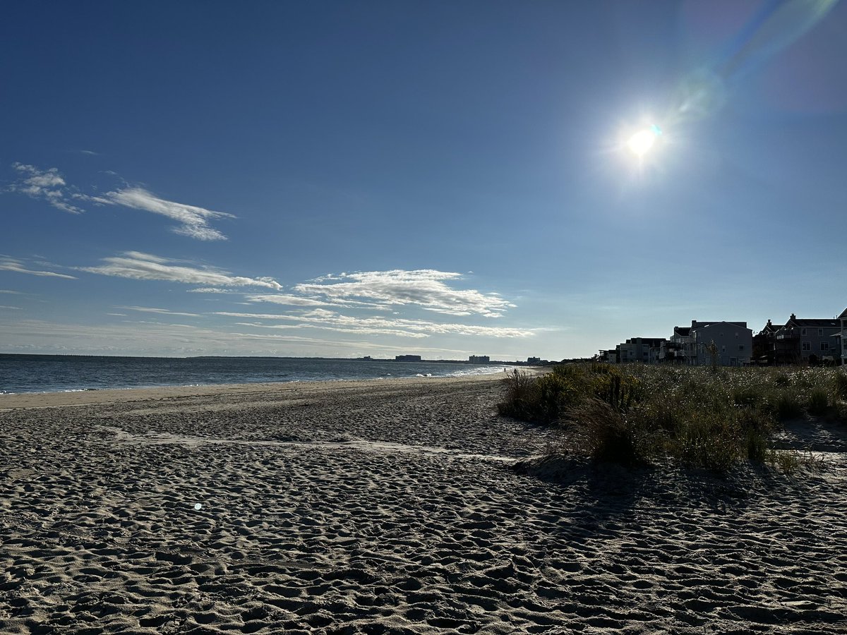 EcoHermitage's tweet photo. Breezy, sunny day for a #60minutebeachcleanup
#oceanpollutionstartsonland #beaviking @HESVBVikings @vbschools @Buoy44 https://t.co/zuAetAWUkY