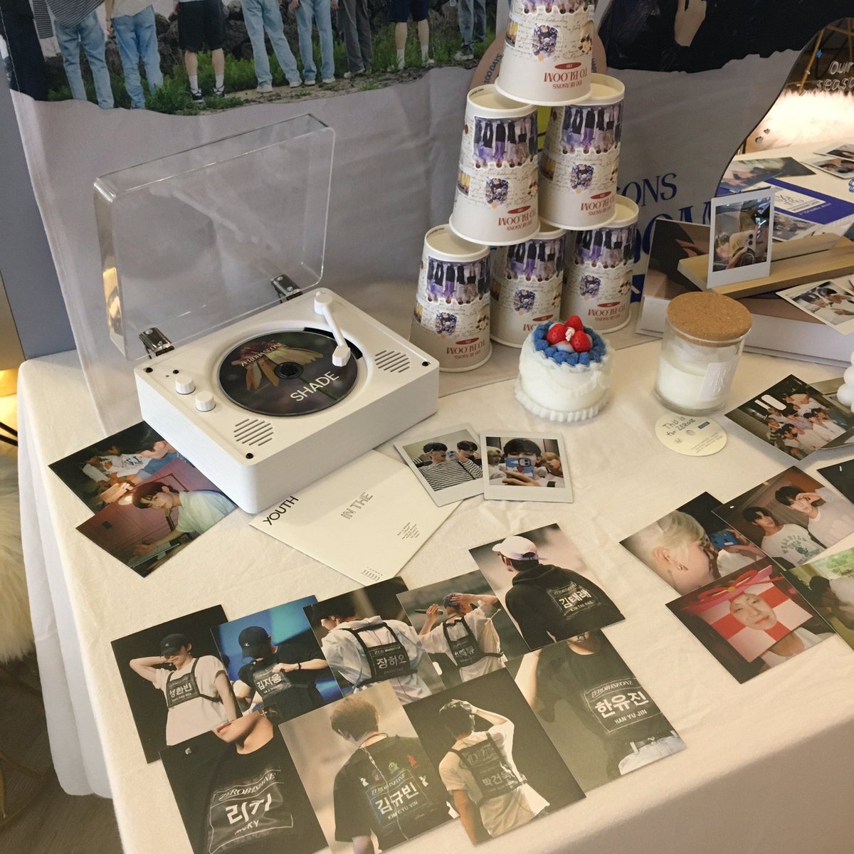 loverboychu's tweet photo. thank you for doing up an event for #눈부신_제베원과_제로즈의_100일~💙 really thankful for the lucky draw gifts and glad i got the opportunity to write something for my boys. Hope the 1st day went well&amp;all the best for the 2nd day!🫶🏻

#100reasonstobloom
#100dayswithZB1 @zb1bakery https://t.co/Ycnd7lOnOb