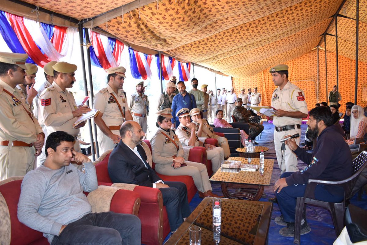Today, Ramban Police observed 'Police Commemoration Day' at DPL Ramban to honour the martyrdom of Police personnel who sacrificed their lives in the line of duty for the service of nation. @OfficeOfLGJandK @JmuKmrPolice @igpjmu @ZPHQJammu @mohita_ips @WansaWaqarBatt @diprjk