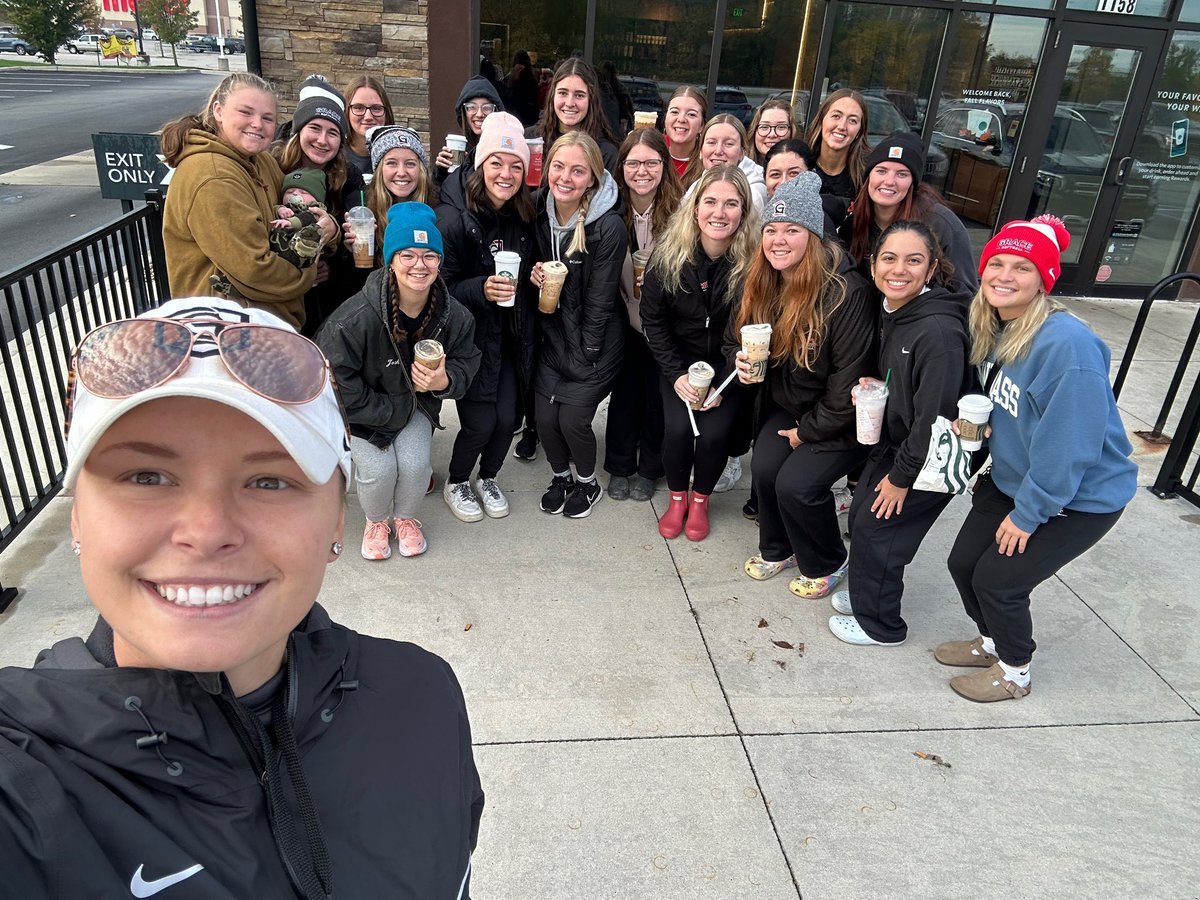 Goood ☕️ Morning!! Starbucks with the best crew 🤟🏻❤️⚔️