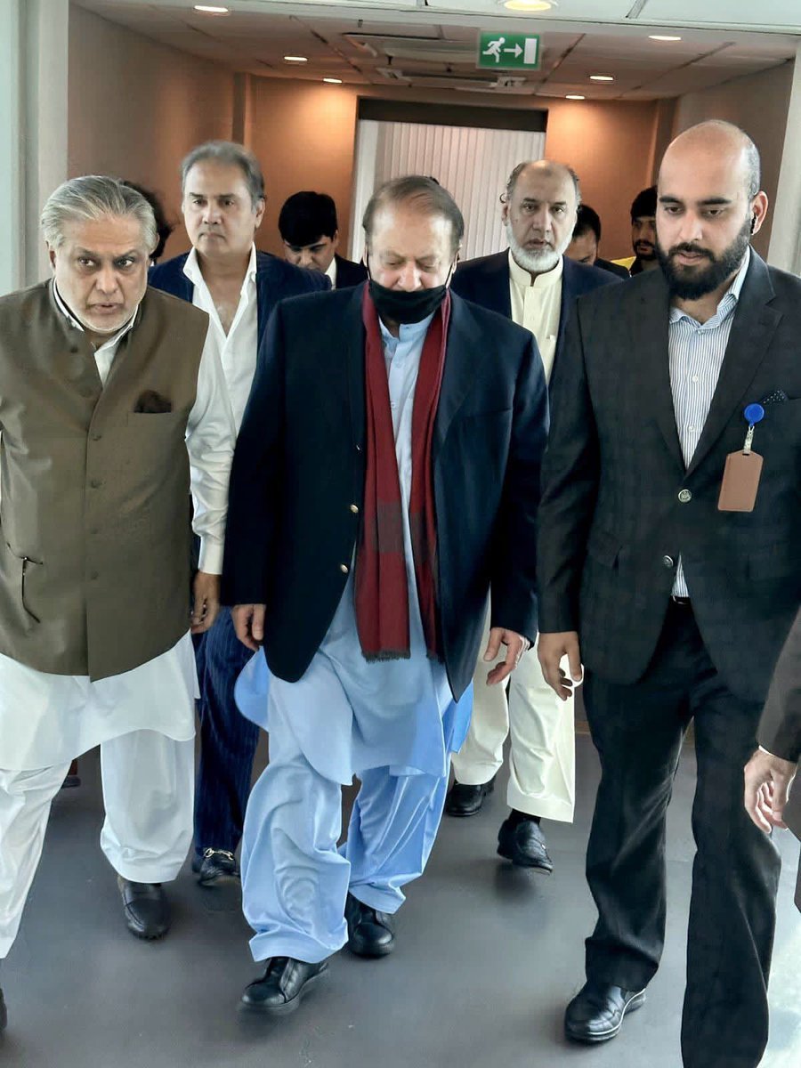 princess17584's tweet photo. نواز شریف لندن میں چار سال بعد پاکستان واپس پہنچ گئے، مسلم لیگ ن کی انتخابی مہم کی قیادت کرنے کو تیار
 #SherKiWapisi https://t.co/a5aU2P8Pgb