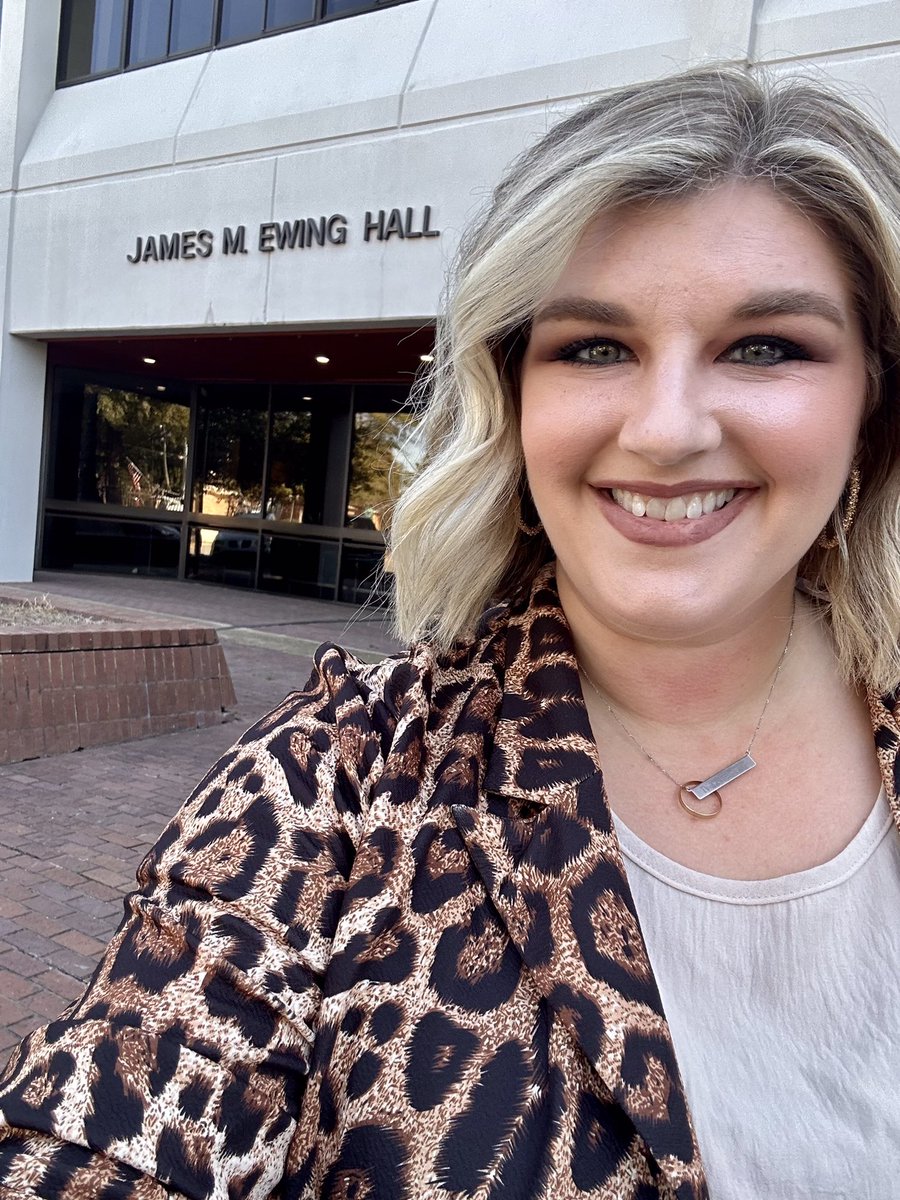 tbwatkins89's tweet image. Congratulations to #DSUEdD candidate, Amy Land, for a successful dissertation proposal, Analyzing Patterns of Retention in Online Developmental English and General Education Developmental English in a Community College. 💚