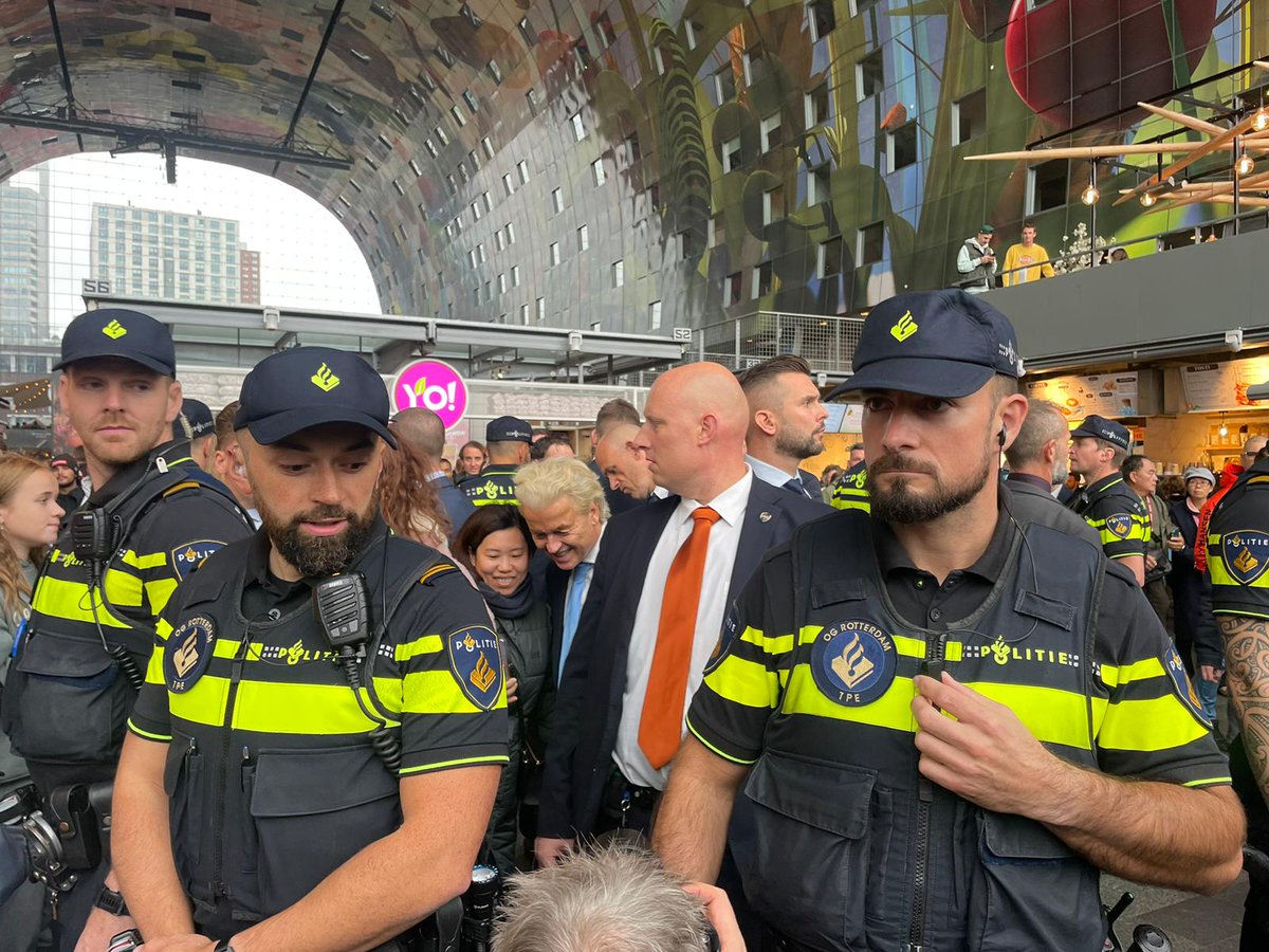 geertwilderspvv's tweet photo. CAMPAGNE ROTTERDAM 

❤️

#Rotterdam #PVV #StemPVV https://t.co/sErs9pneLt