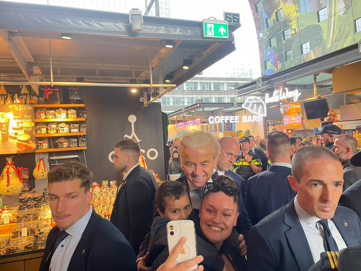 geertwilderspvv's tweet photo. CAMPAGNE ROTTERDAM 

❤️

#Rotterdam #PVV #StemPVV https://t.co/sErs9pneLt