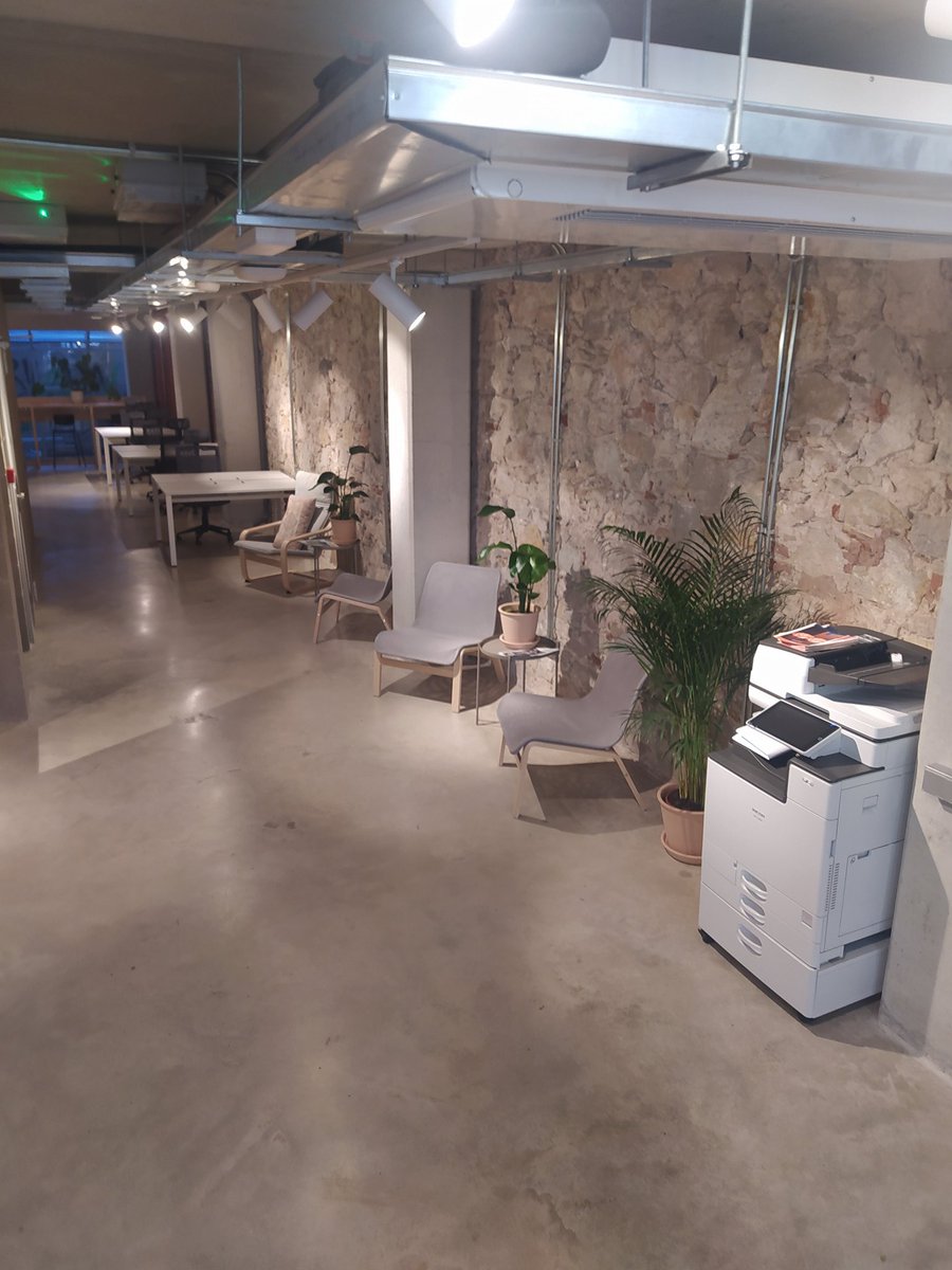 Mati de carrer gaudint del @48openhousebcn una bona iniciativa per conèixer experiències sobre com l'arquitectura pot transformar les ciutats 🏘 #cohousing #coworking #espaiscomuns  #espaiscomunitaris #creacio #art #vilacasas #artcontemporani