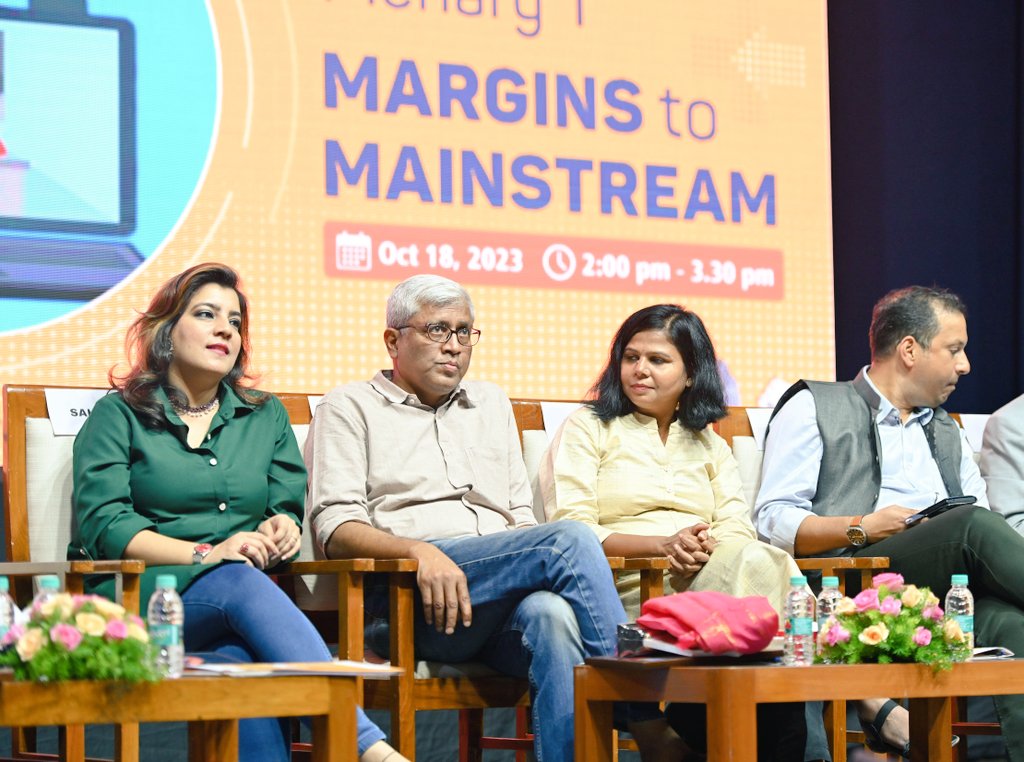 At a recent talk on the changing trends of #ContentCreation within #journalism and #news. With India's leading fellow #journalists @ashutosh83B @ravleen @i_dhirajsingh @PrasannJOSHI at @MITWPU_SOMC . It was great to hear about everyone's rich journey in #storytelling.