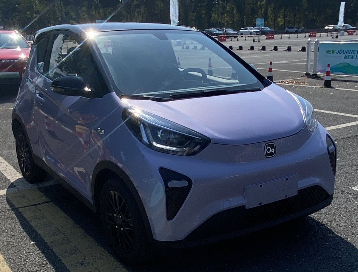 AutosyMas's tweet photo. Chequen este #EQ1 de @CheryAutoCo, este sería el modelo más accesible de la gama, si su precio se cuantificara en pesos mexicanos, sería menor a $200,000 🫠
@omodamexico #OmodaExperience #OmodaTeLlevaAChina https://t.co/gEfmXoIYoX
