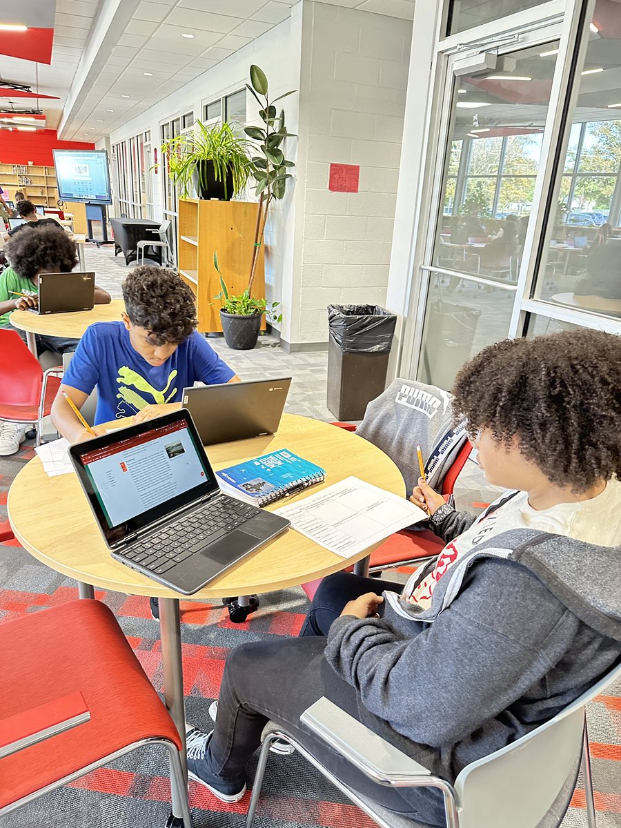 Our new renovated library officially opened for classes this week . Mrs. Roldan and Ms. Sedgwicks classes had an opportunity to learn about researching information. The students were engaged and learned alot of information. #WeAreHCS #teacherlibrarian