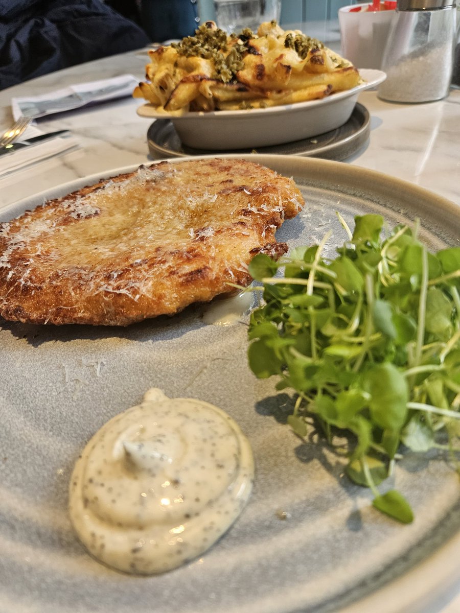 Pre-football and rugby day fuel at <a href="/Cullenders/">Cullenders</a>. 😋