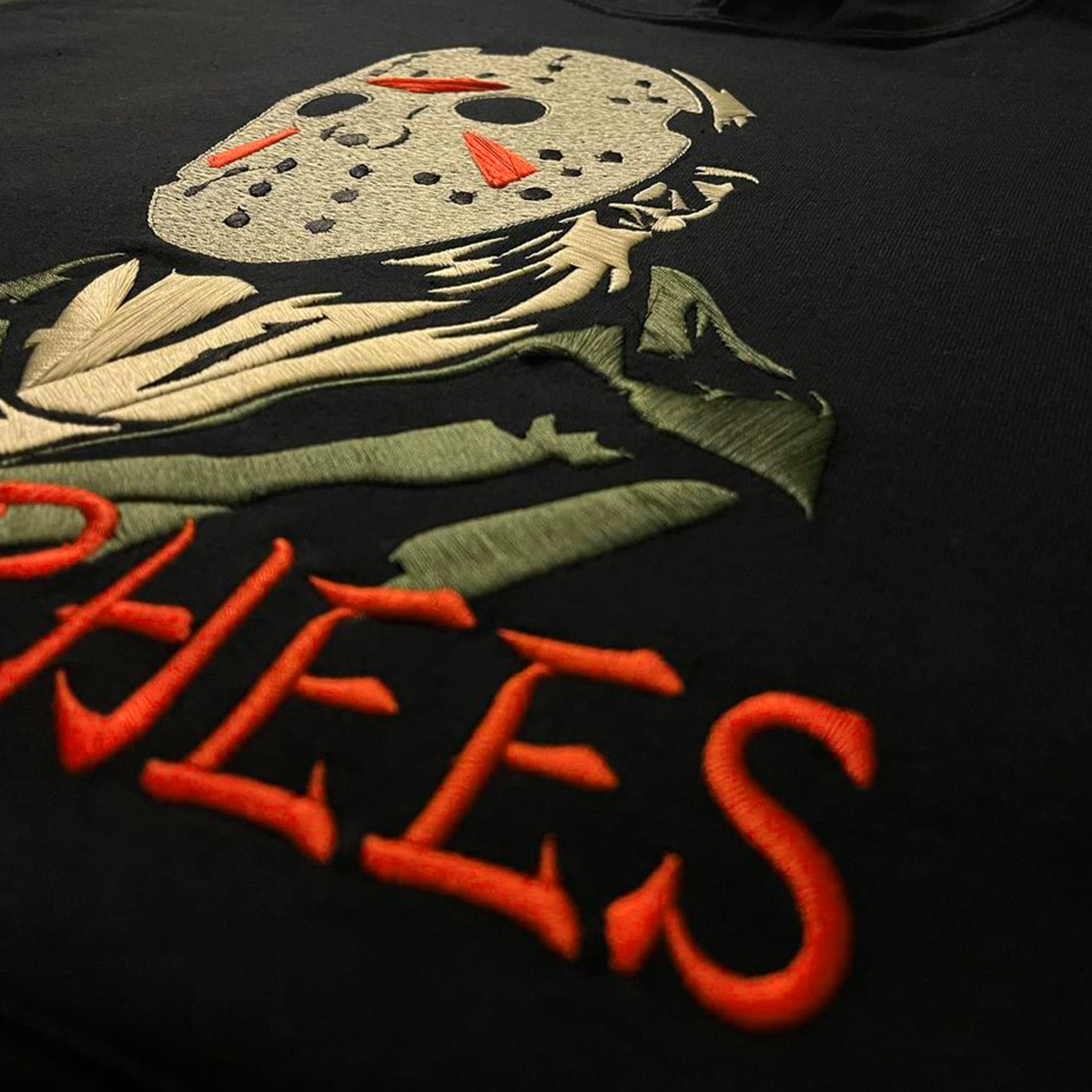 RicomaHQ's tweet image. Jason is back, and this time, he&apos;s on a hoodie🎃⛓️  #CustomerProject  
.
Sinclaire Custom Threads- MT 1501  
.
.
.
#RicomaInternational #Embroidery #EmbroideryMachine #MachineEmbroidery #Ricoma #Crafts #Art